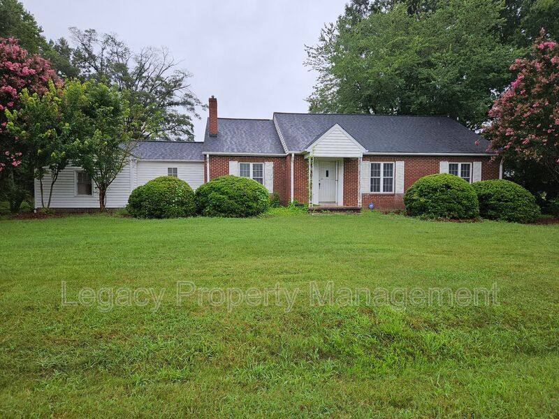 House for rent at 1425 Union Cross Rd, Kernersville, NC 27284
