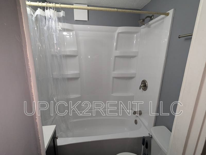 Apartment for rent at 338 N Columbus St #3, Lancaster, OH 43130