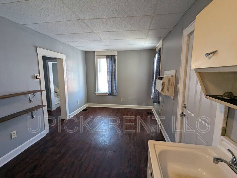 Apartment for rent at 338 N Columbus St #3, Lancaster, OH 43130