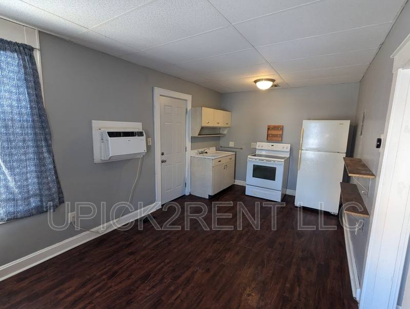 Apartment for rent at 338 N Columbus St #3, Lancaster, OH 43130