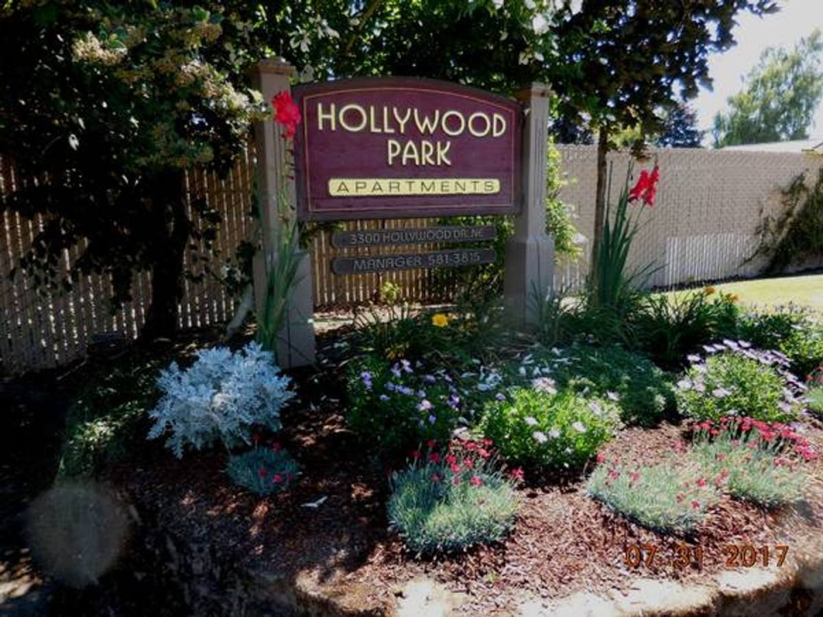 Apartment for rent at 3300 Hollywood Dr, NE, Salem, OR 97305