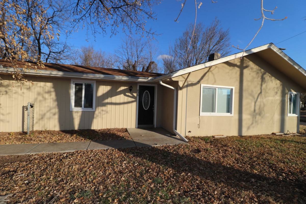 House for rent at 830 W 14th St, Junction City, KS 66441