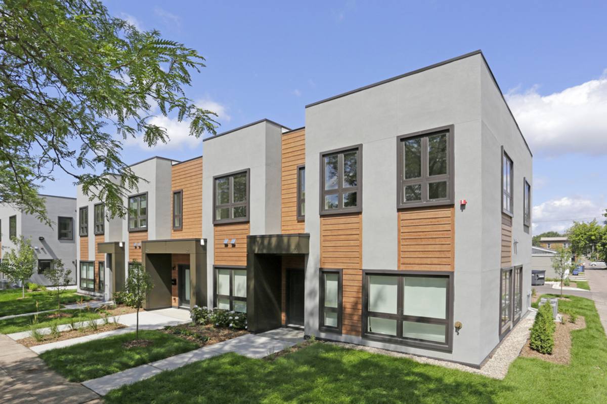 Townhouse for rent at 2411 2nd St NE, Minneapolis, MN 55418