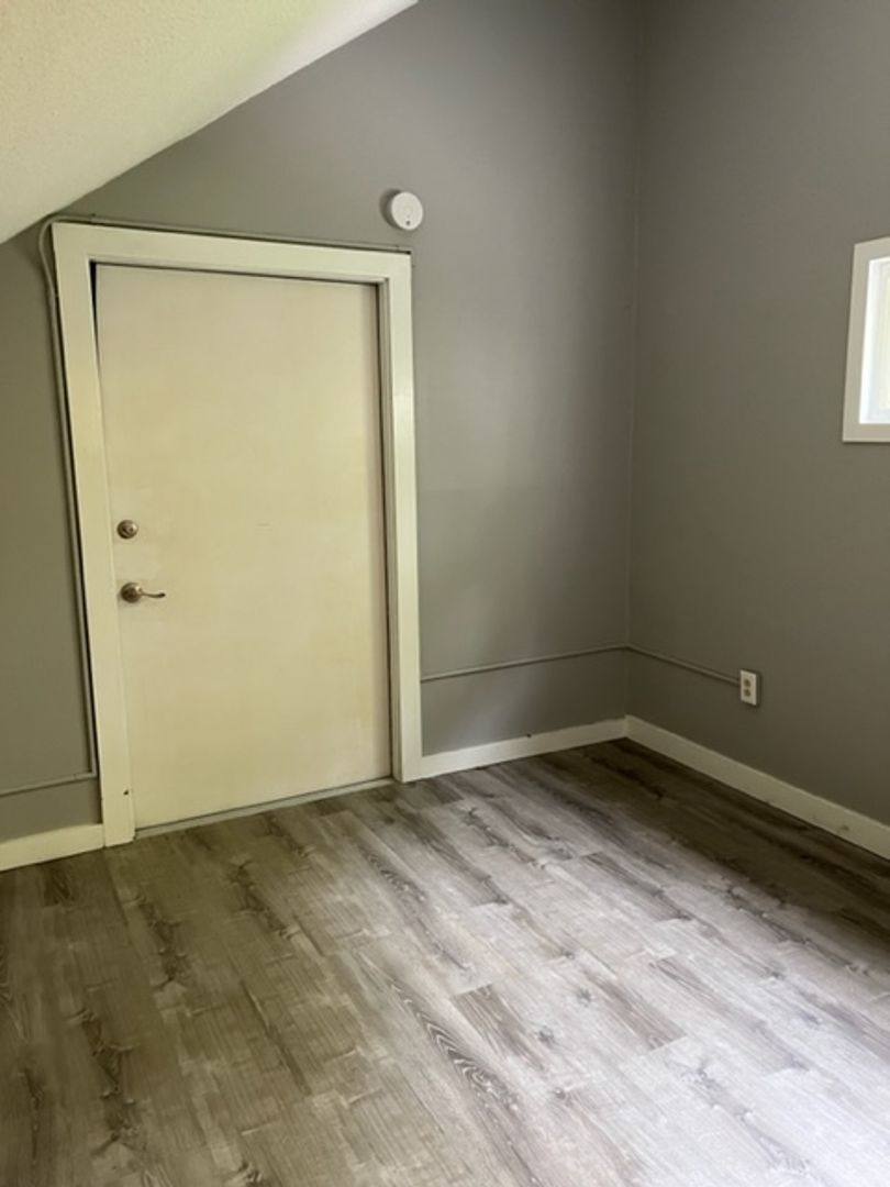 Apartment for rent at 10 Renshaw Dr, Bath, ME 04530