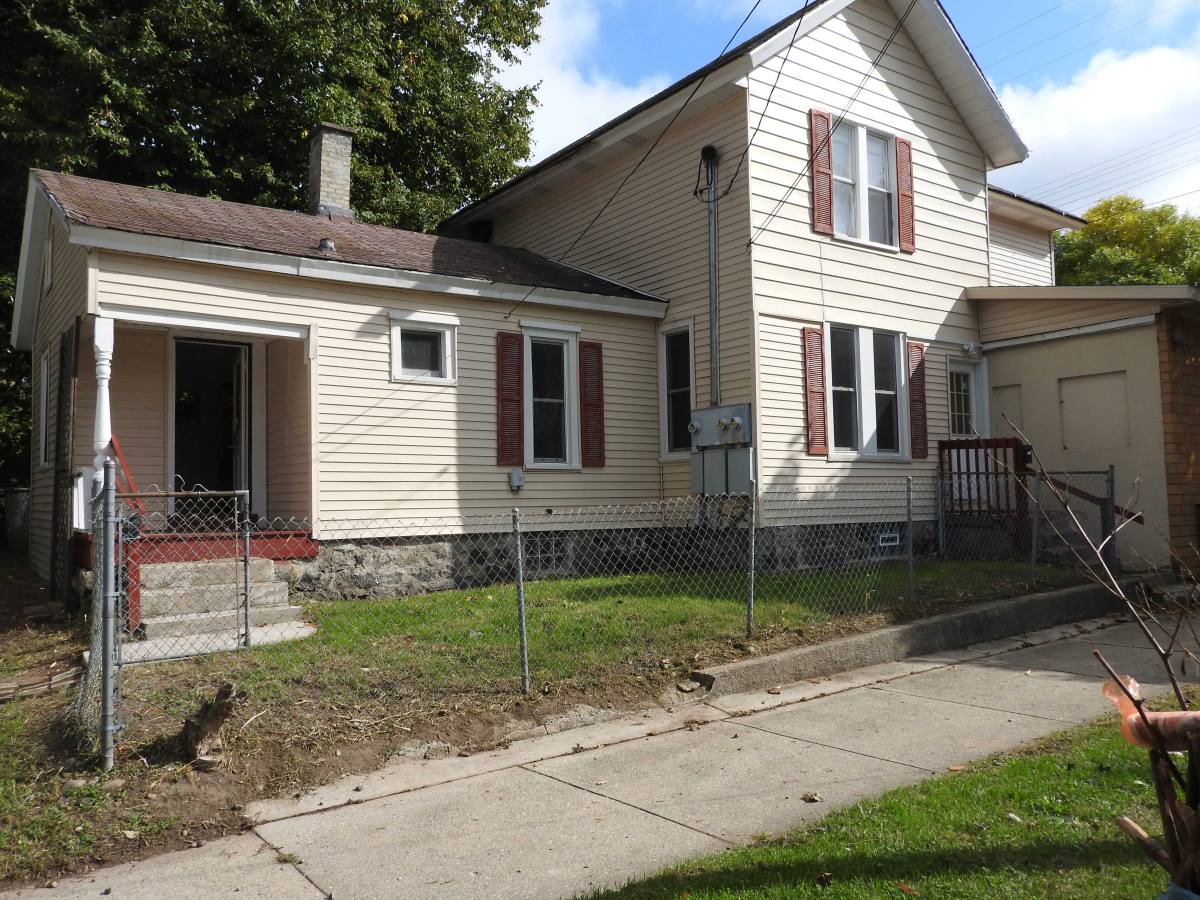 Apartment for rent at 827 Fulton St W #1R, Grand Rapids, MI 49504