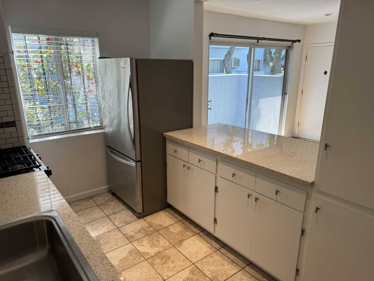 Apartment for rent at 735 N Sycamore Ave #7, Los Angeles, CA 90038