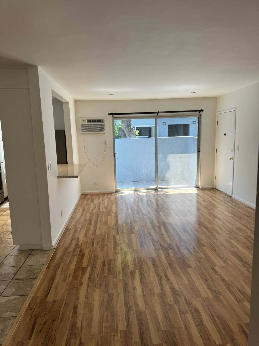 Apartment for rent at 735 N Sycamore Ave #7, Los Angeles, CA 90038