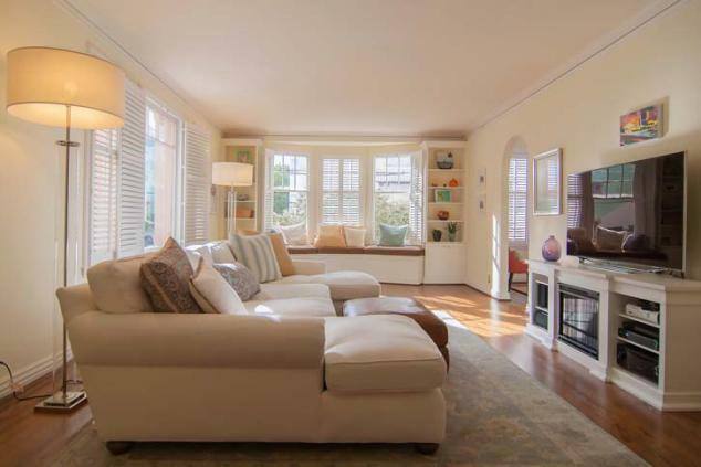 Apartment for rent at 7423 W Manchester Ave #4, Los Angeles, CA 90045