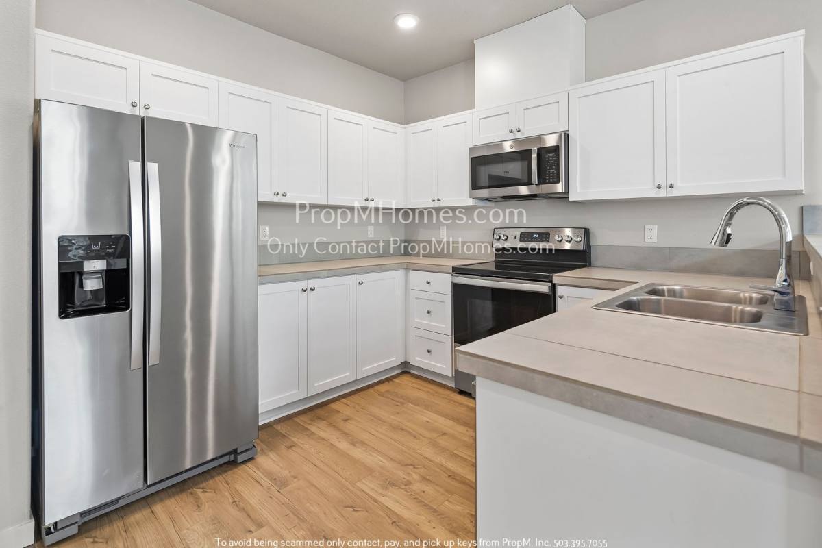Apartment for rent at 17149 SW Snowdale St, Beaverton, OR 97007