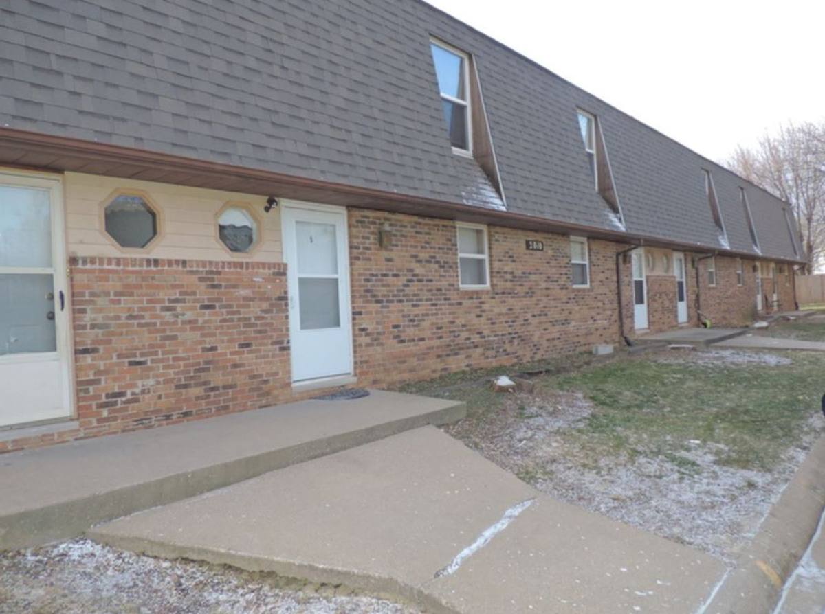 Townhouse for rent at 2010 10th St, Coralville, IA 52241