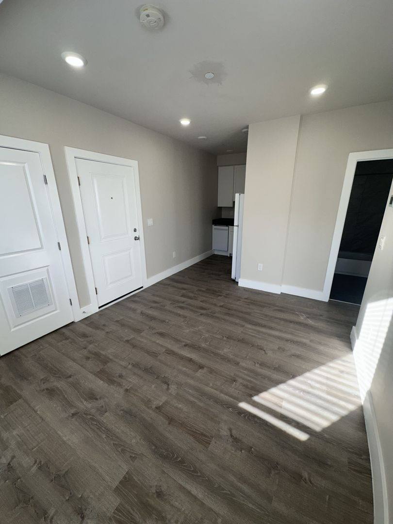 Apartment for rent at 721 16th St NE, Washington, DC 20002