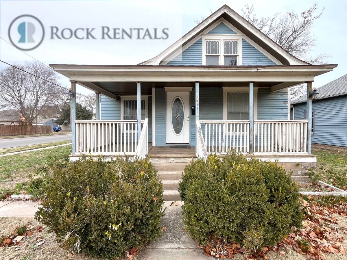 House for rent at 200 E 11th Ave, Hutchinson, KS 67501