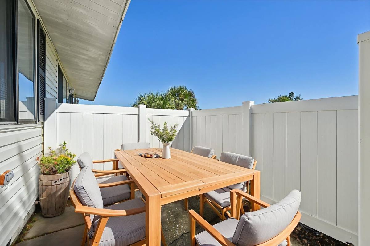 Apartment for rent at 1020 Capri Isles Blvd, Venice, FL 34292