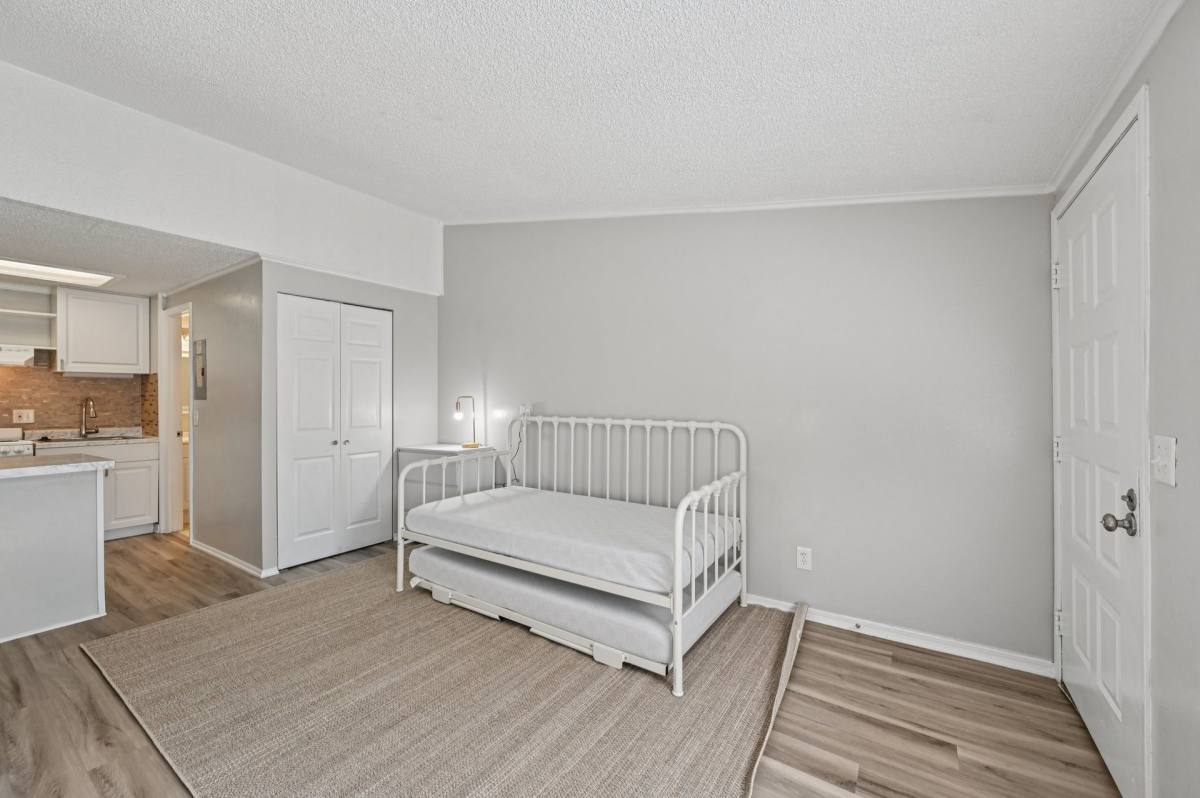 Apartment for rent at 1020 Capri Isles Blvd, Venice, FL 34292