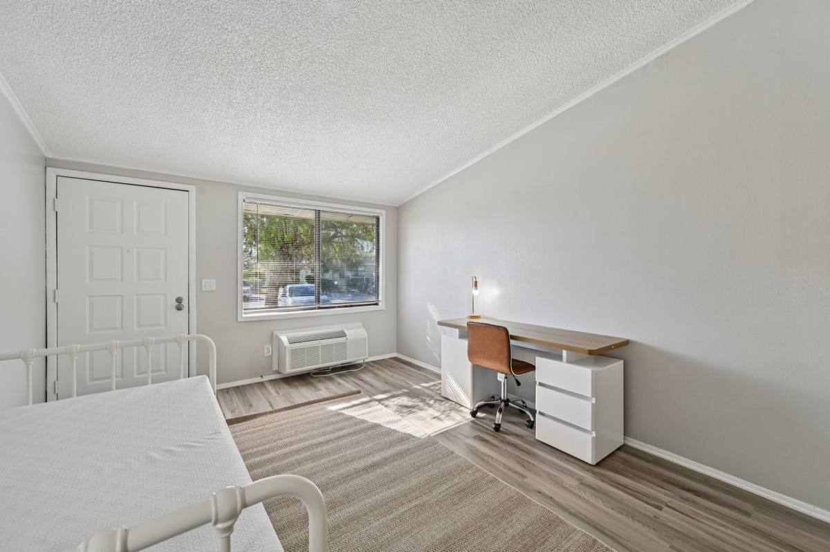 Apartment for rent at 1020 Capri Isles Blvd, Venice, FL 34292