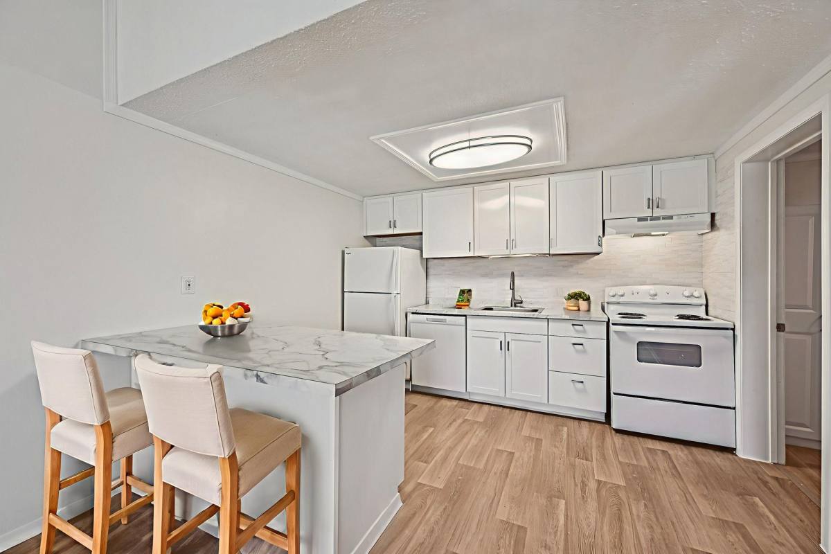 Apartment for rent at 1020 Capri Isles Blvd, Venice, FL 34292