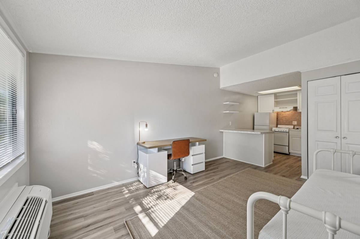 Apartment for rent at 1020 Capri Isles Blvd, Venice, FL 34292
