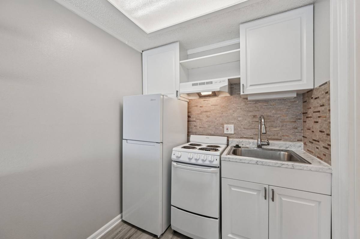 Apartment for rent at 1020 Capri Isles Blvd, Venice, FL 34292