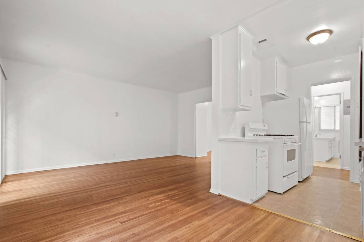 Apartment for rent at 500 California Ave, Santa Monica, CA 90403