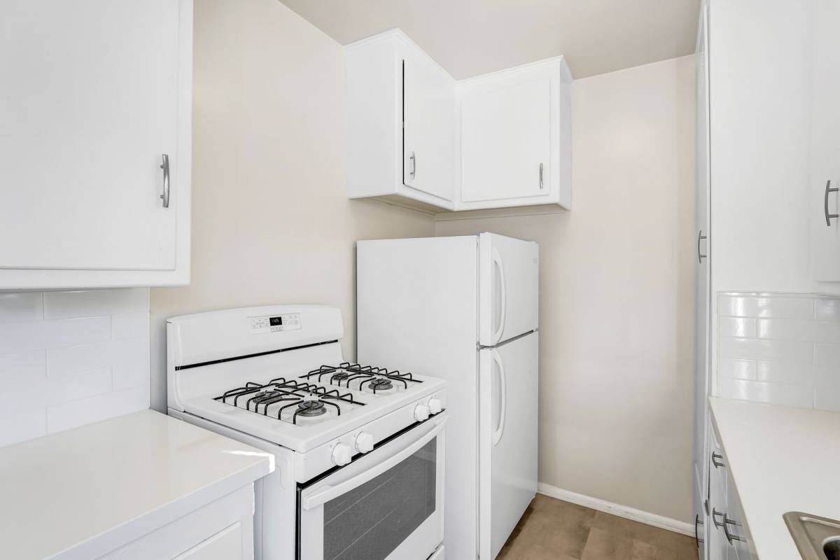 Apartment for rent at 500 California Ave, Santa Monica, CA 90403