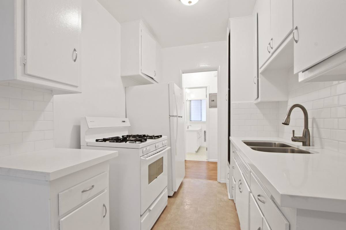 Apartment for rent at 500 California Ave, Santa Monica, CA 90403