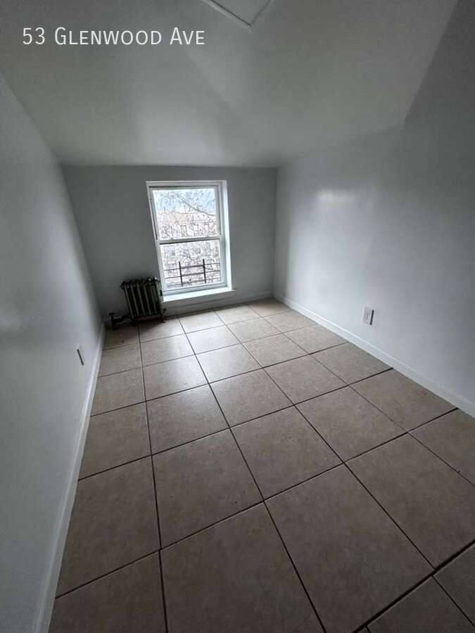 Apartment for rent at 53 Glenwood Ave, Yonkers, NY 10701