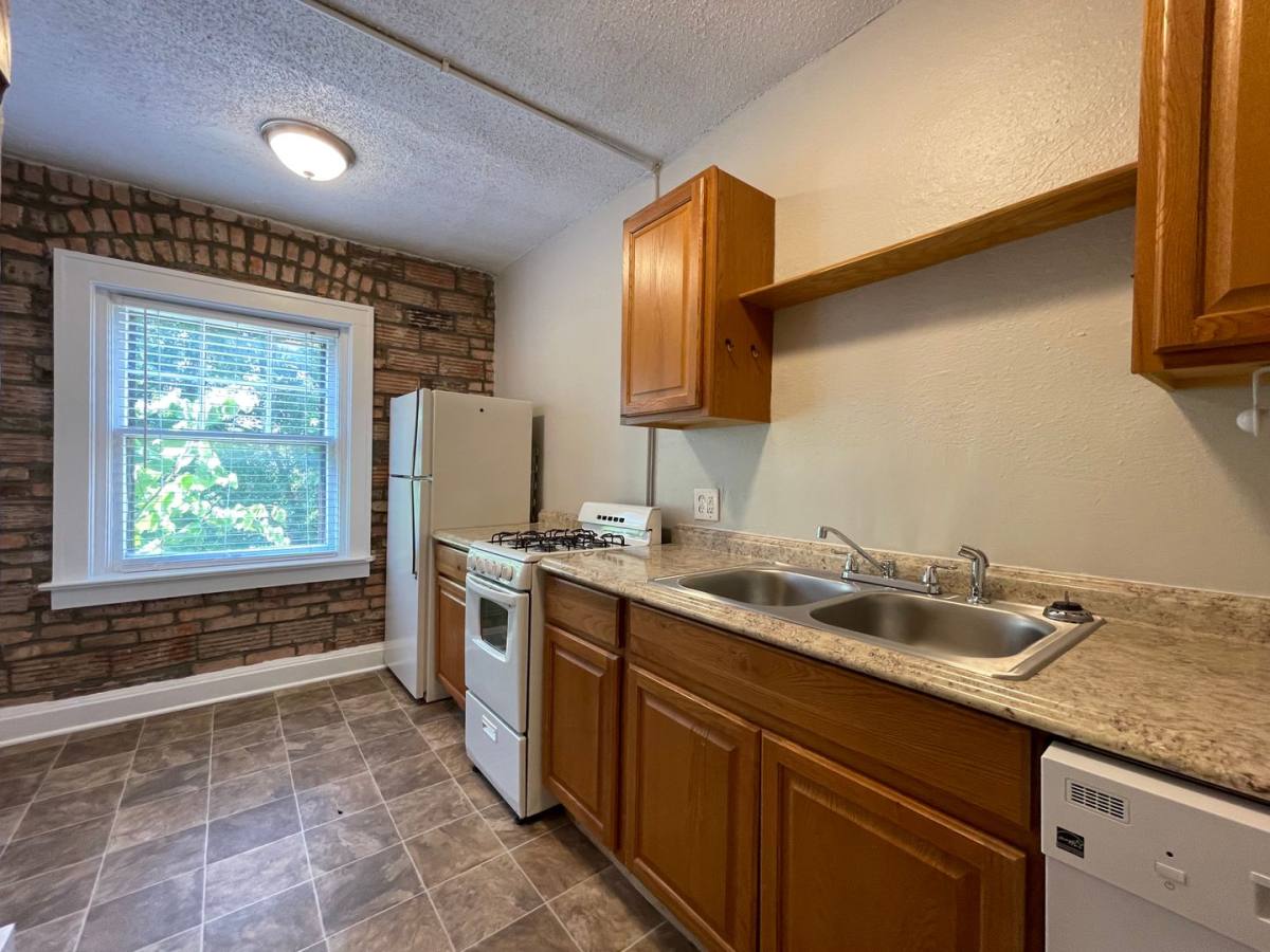 Apartment for rent at 1301-21 Valentine Road, 3801-07 Terrace St, Kansas City, MO 64111