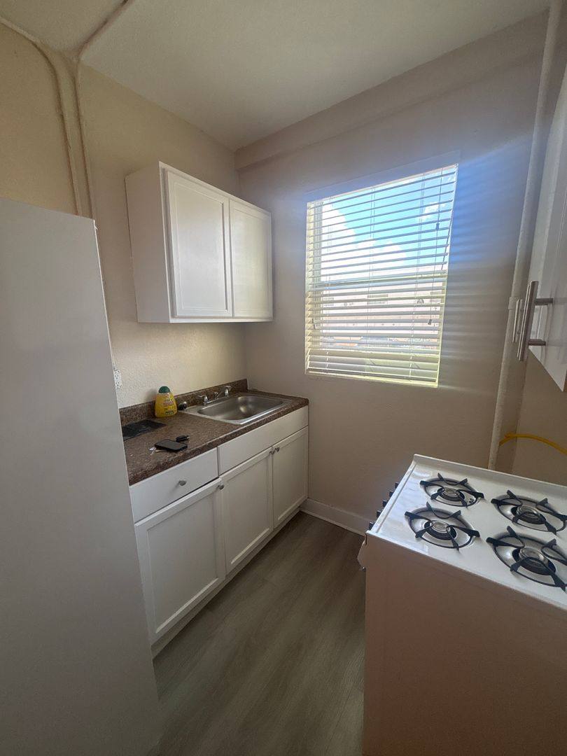 Apartment for rent at 1545 NW 1st St, Miami, FL 33125