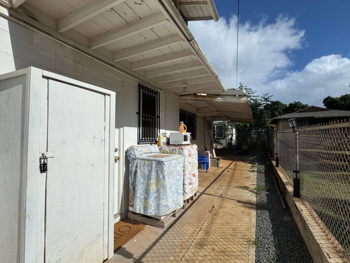 House for rent at 2326 Rose St, Honolulu, HI 96819
