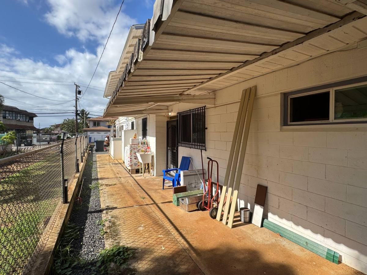 House for rent at 2326 Rose St, Honolulu, HI 96819