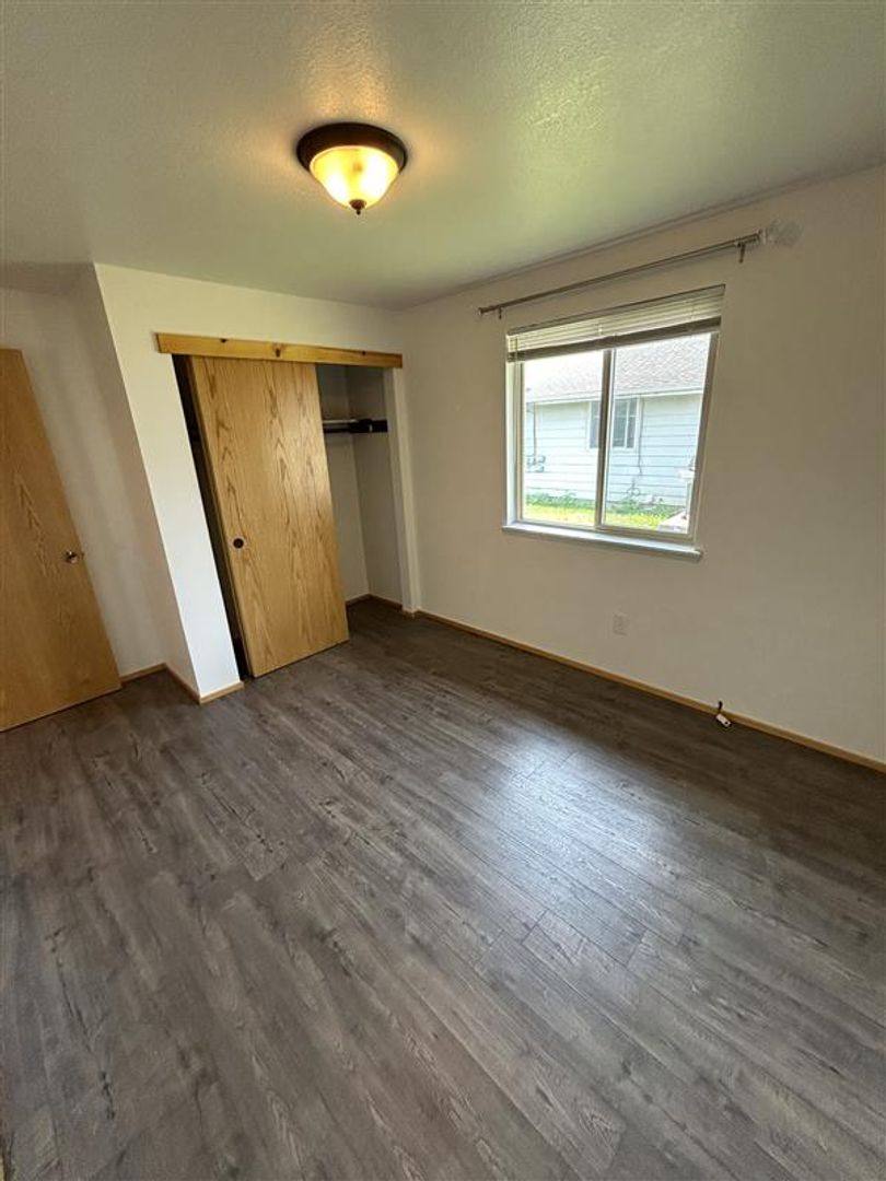 Apartment for rent at 550 Front St, Sumas, WA 98295