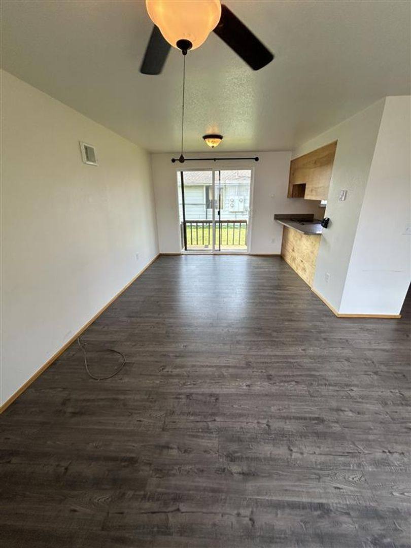 Apartment for rent at 550 Front St, Sumas, WA 98295