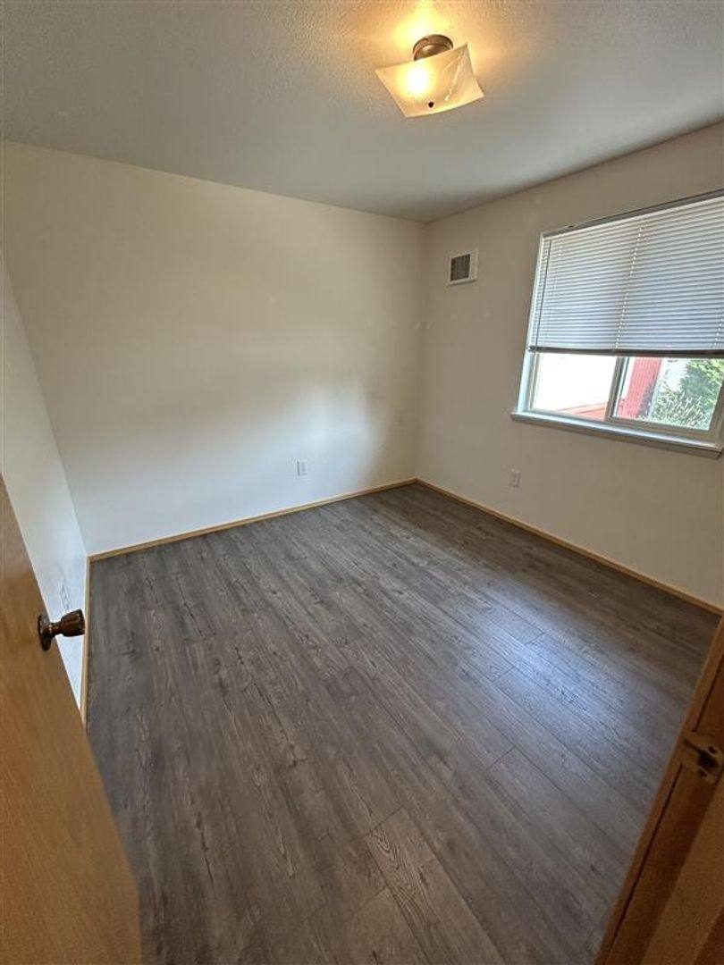 Apartment for rent at 550 Front St, Sumas, WA 98295
