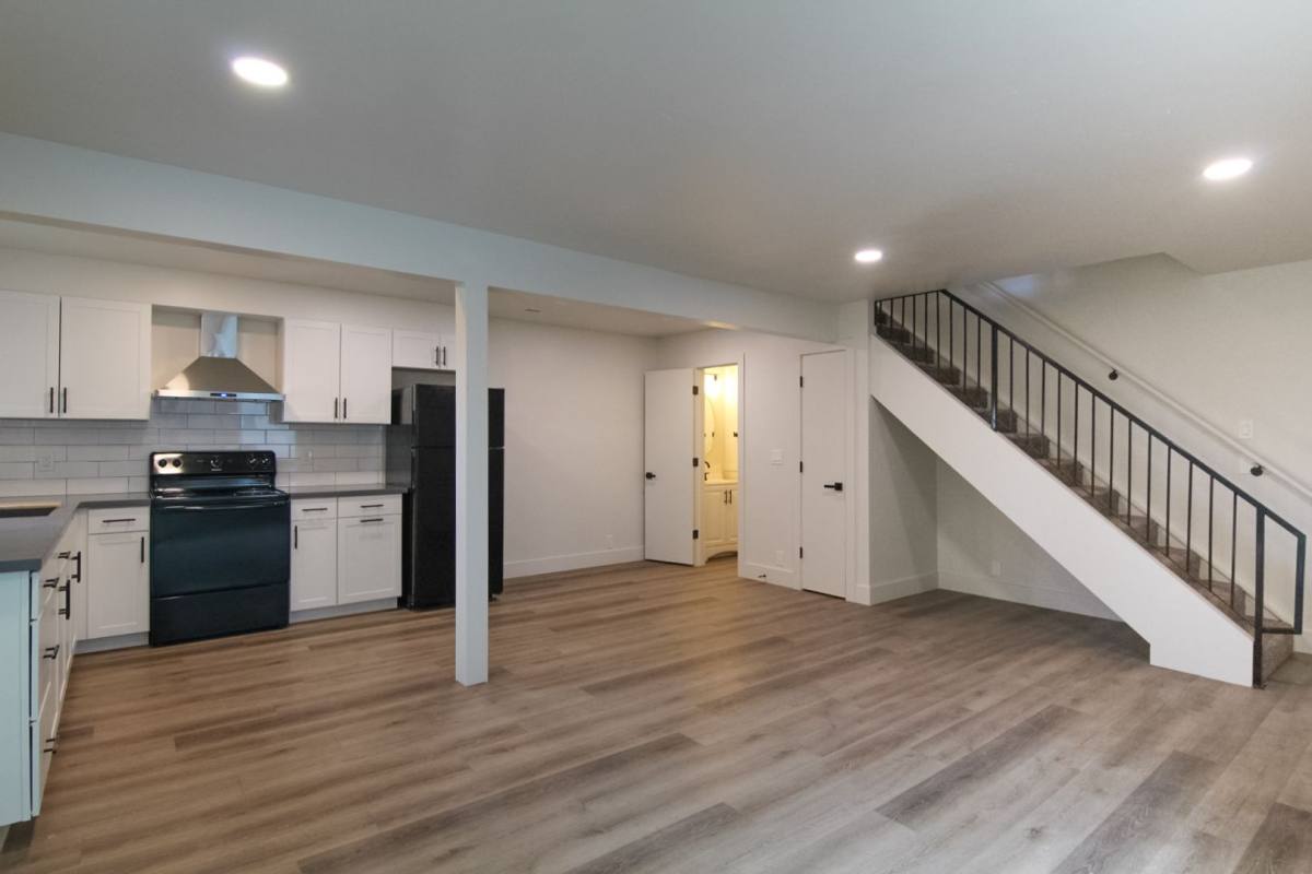 Townhouse for rent at 170 Masonic Ave, Redding, CA 96003