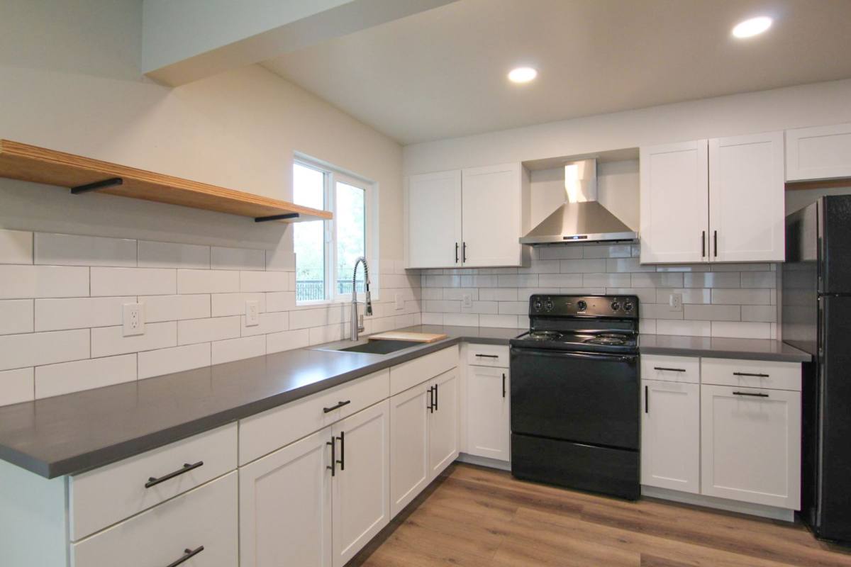 Townhouse for rent at 170 Masonic Ave, Redding, CA 96003