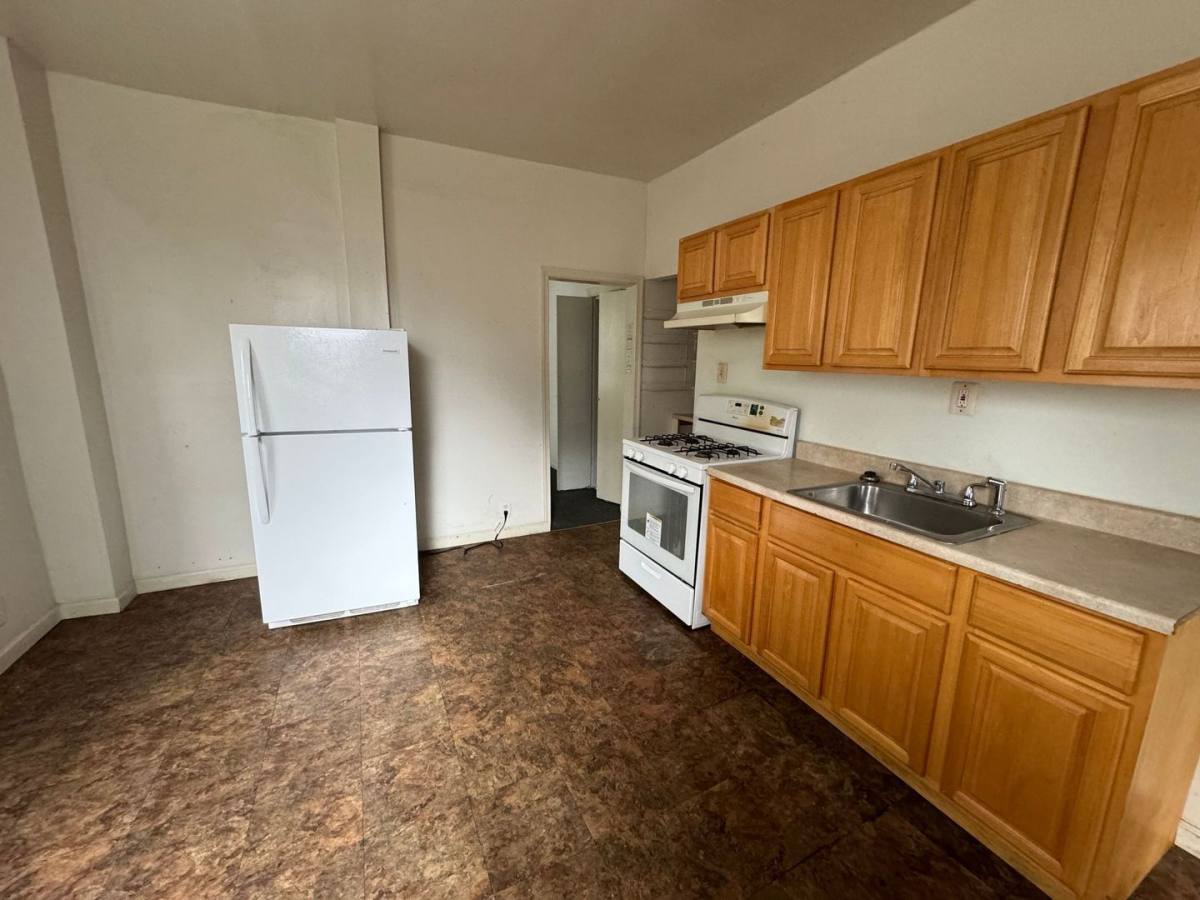 Apartment for rent at 1016 Pine St, Darby, PA 19023