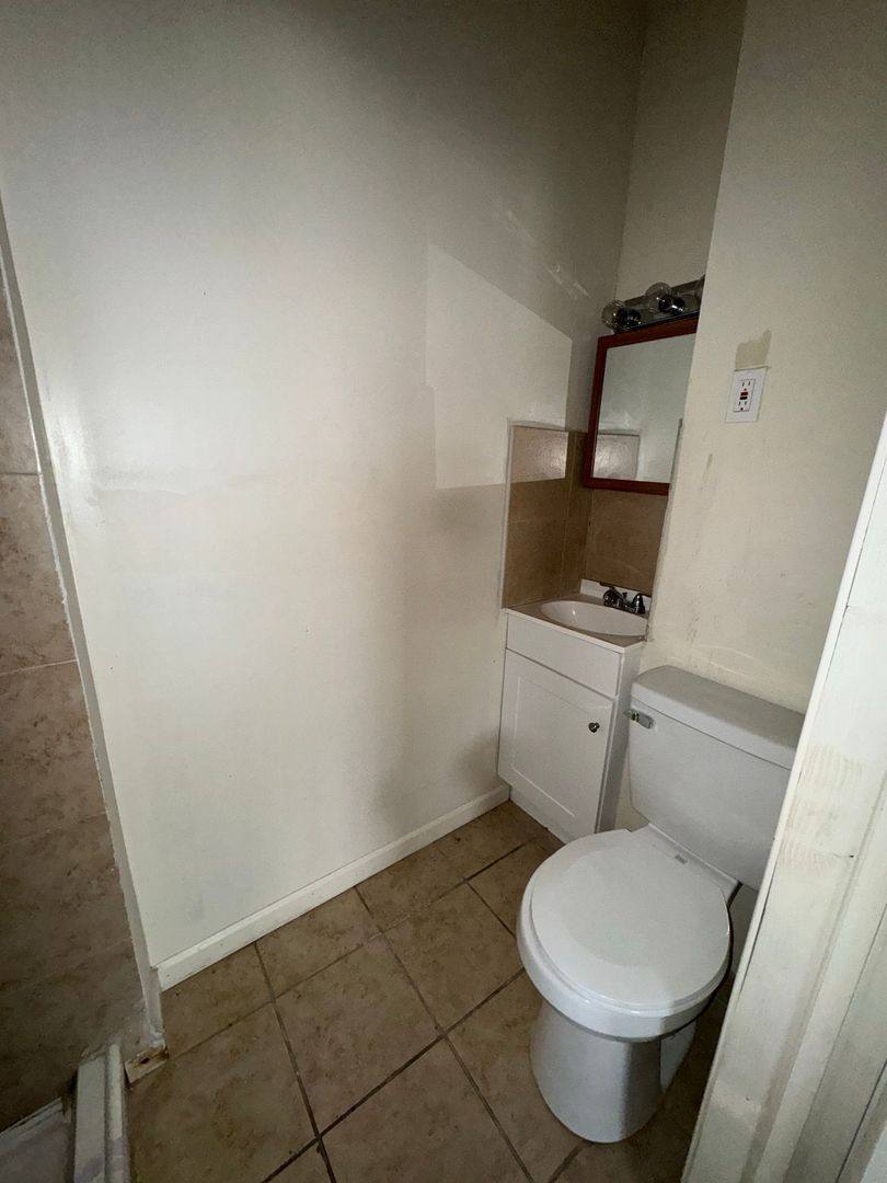 Apartment for rent at 1016 Pine St, Darby, PA 19023