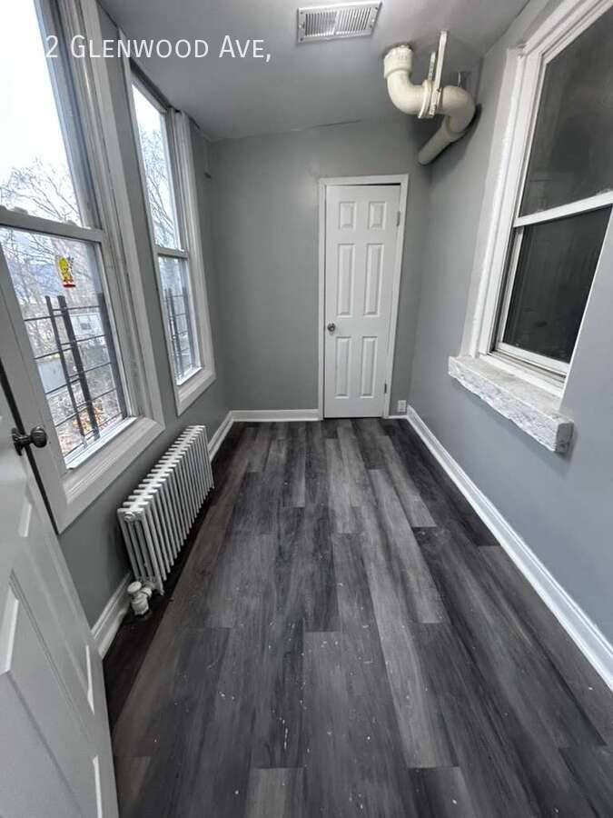 Apartment for rent at 82 Glenwood Ave, Yonkers, NY 10701