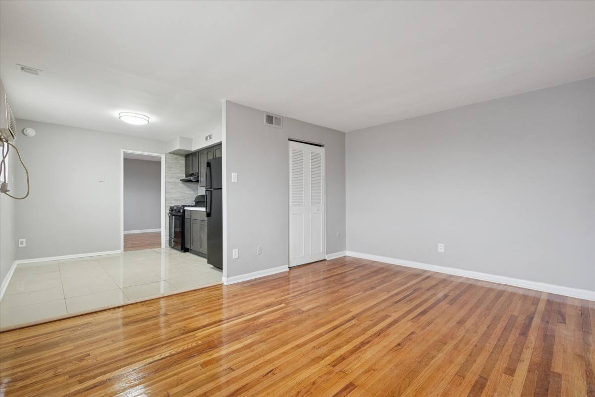 Apartment for rent at 7108 Oxford Ave #21, Philadelphia, PA 19111