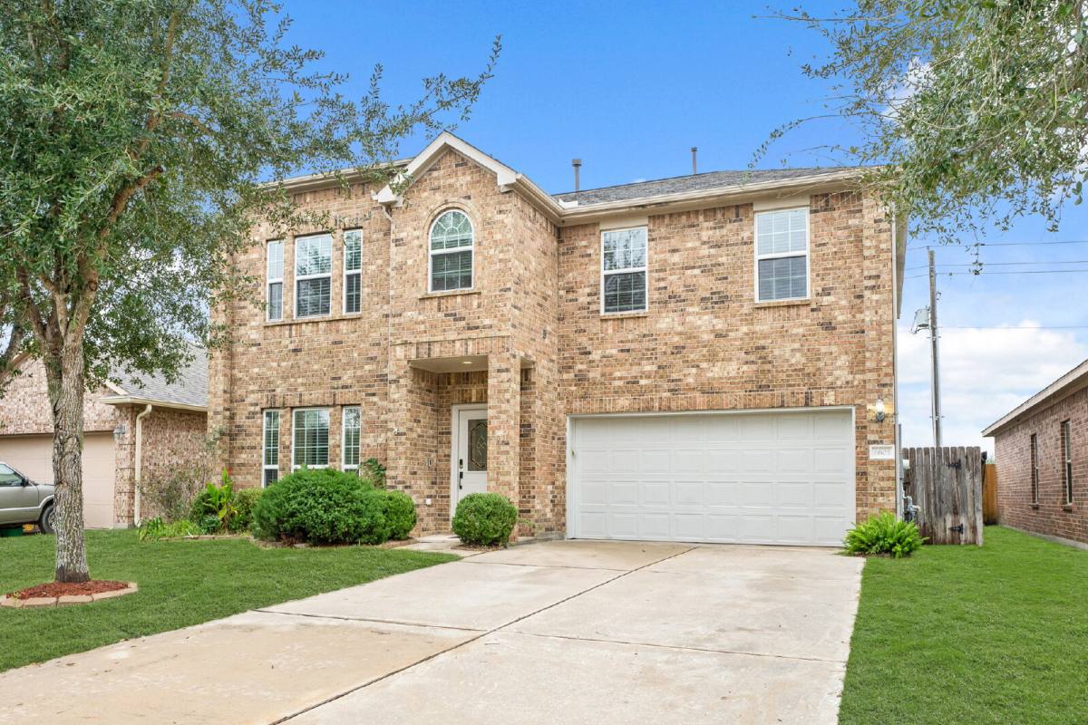 House for rent at 6605 Fallen Breeze Lane, Dickinson, TX 77539