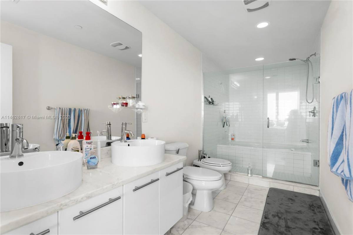 888 Biscayne Blvd, Miami, FL 33130 - Apartment For Rent - Image 3