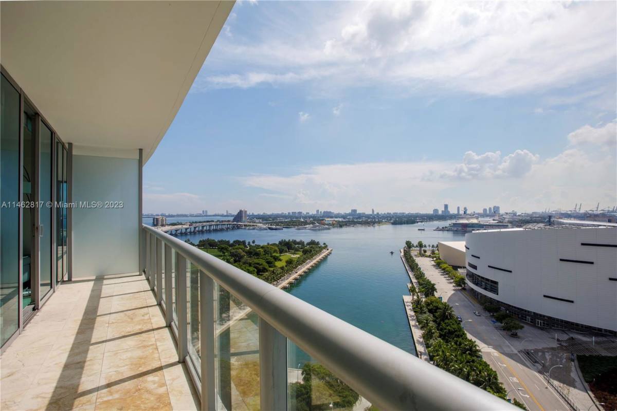 888 Biscayne Blvd, Miami, FL 33130 - Apartment For Rent - Image 1