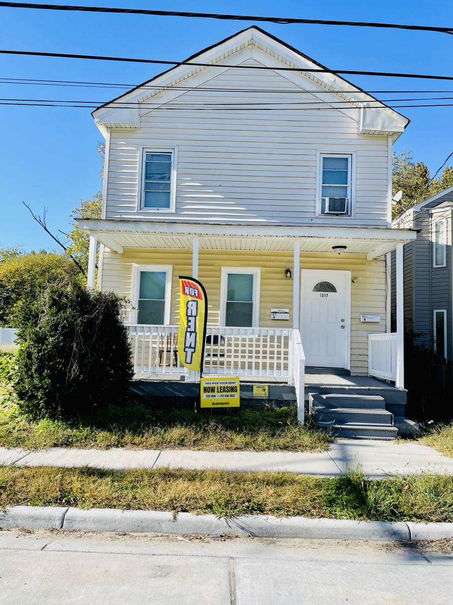 Apartment for rent at 1317 18th St, Chesapeake, VA 23324