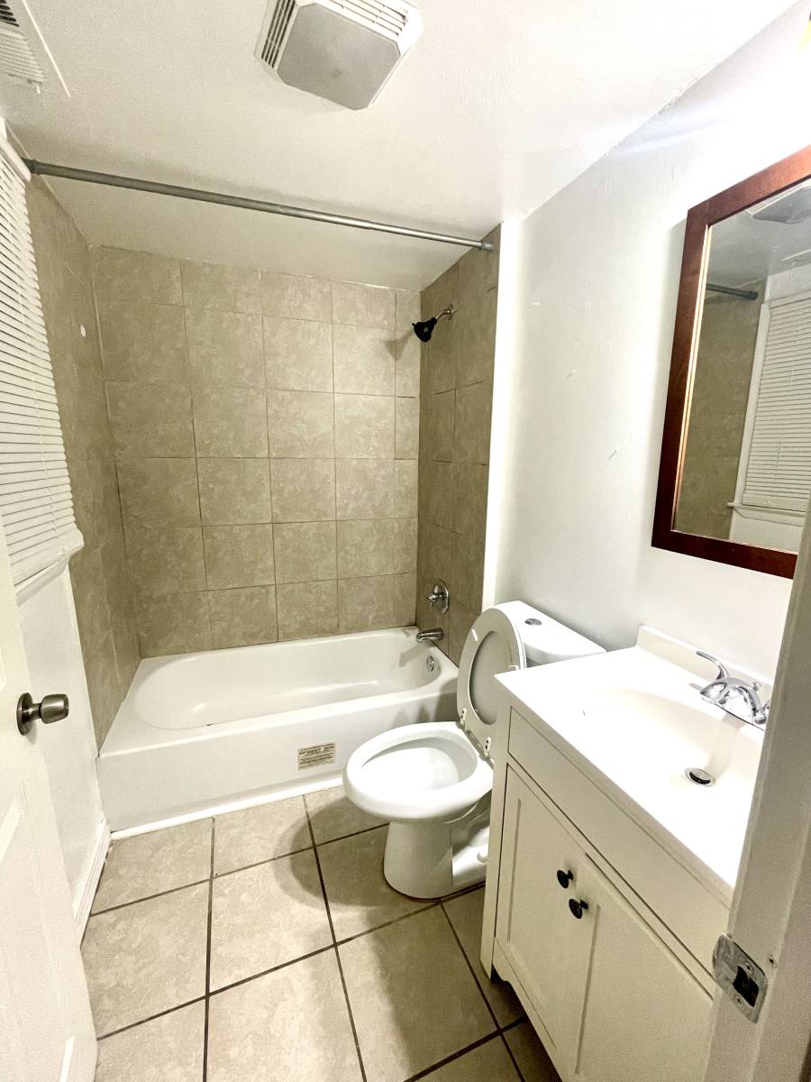 Apartment for rent at 1317 18th St, Chesapeake, VA 23324