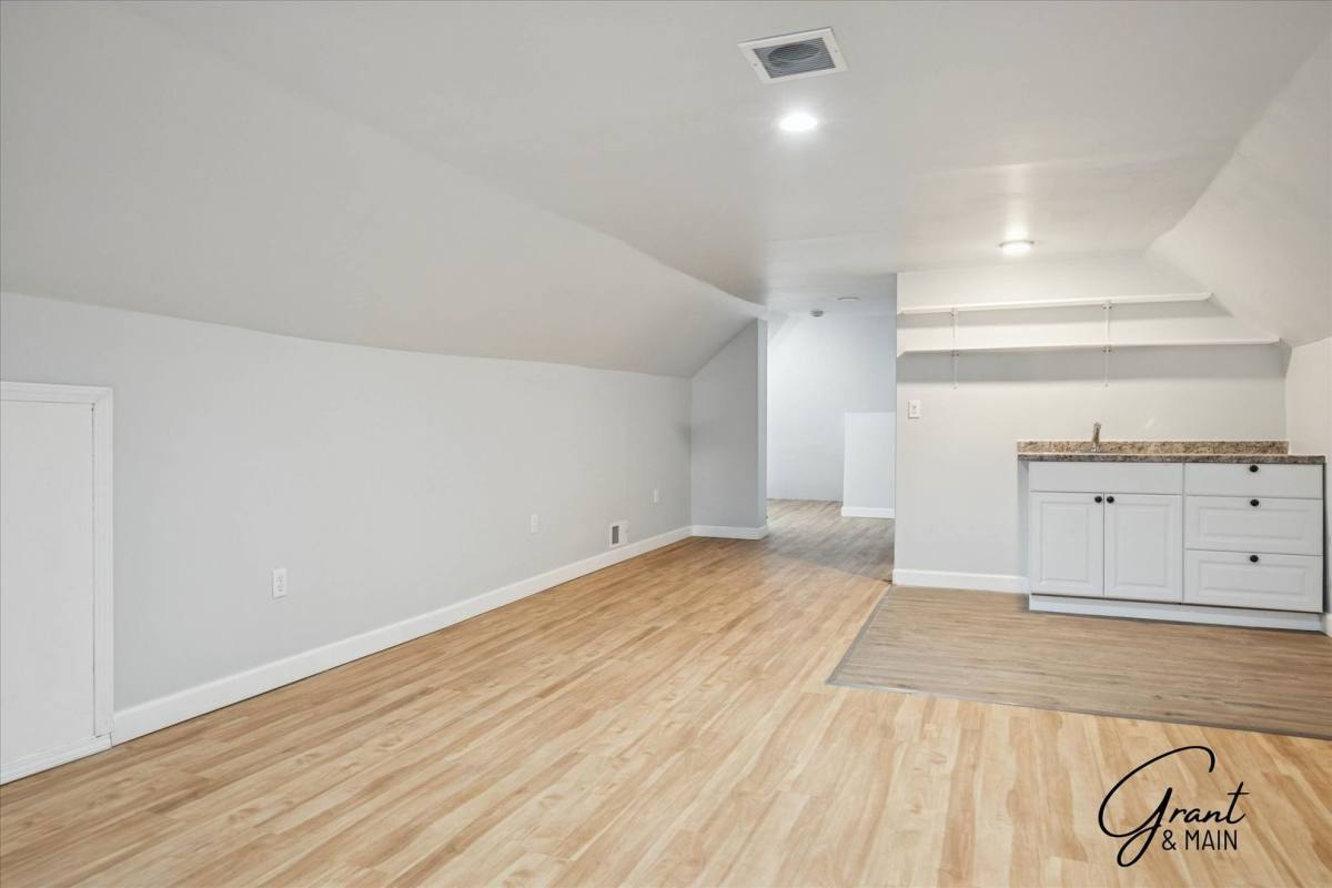 Apartment for rent at 1613 Virginia Park, Detroit, MI 48206