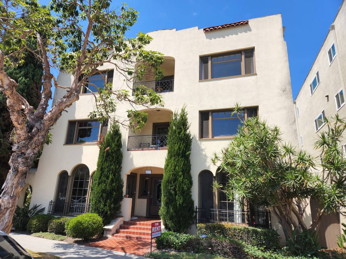 Apartment for rent at 3717 2nd St, Long Beach, CA 90803