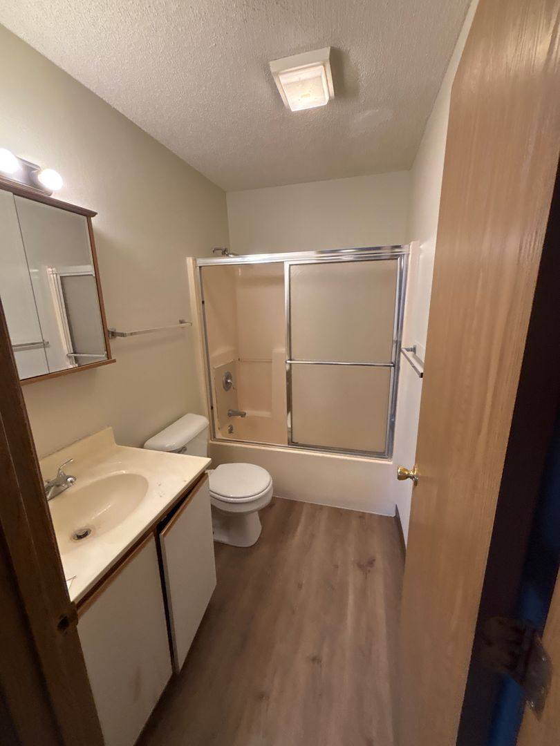 Apartment for rent at 2631 Lakeside Dr, Iowa City, IA 52240