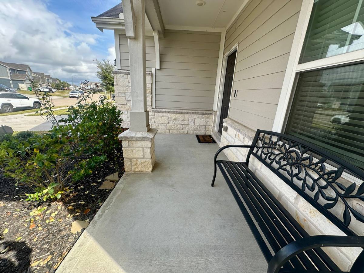 House for rent at 17902 Sunny Savanna Dr, Hockley, TX 77447