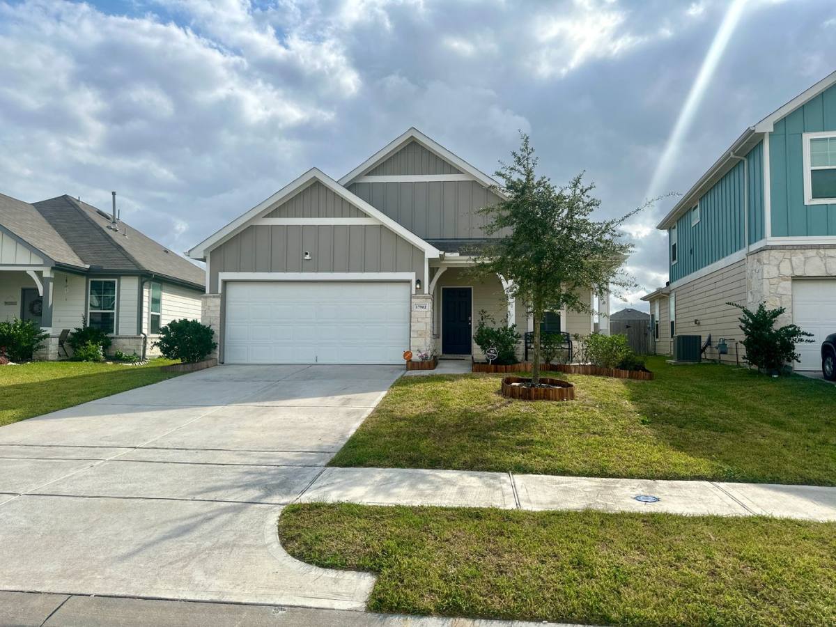 House for rent at 17902 Sunny Savanna Dr, Hockley, TX 77447