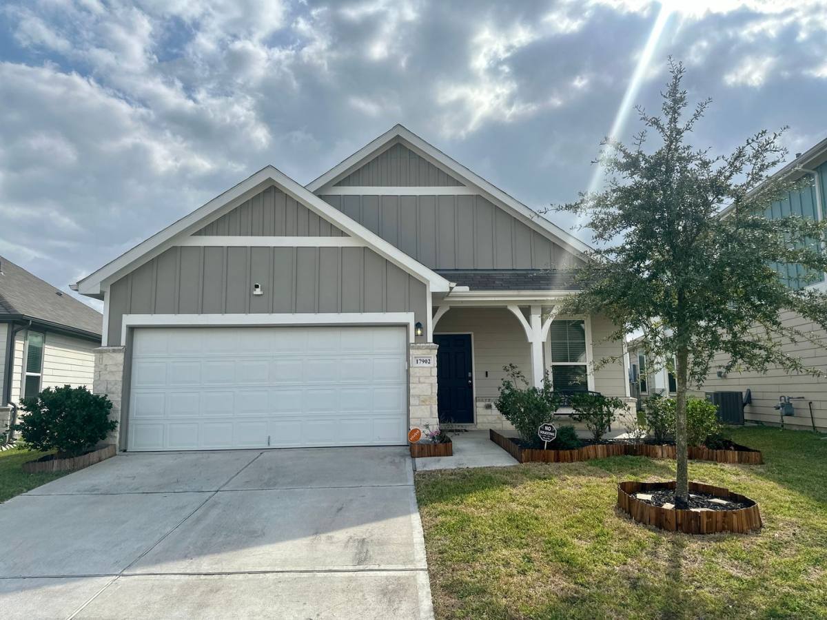 House for rent at 17902 Sunny Savanna Dr, Hockley, TX 77447
